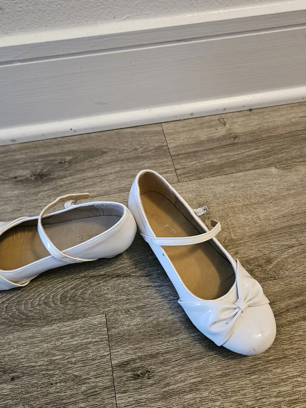 The Children's Place White Patent Mary‎ Jane Dress Shoes with Bow